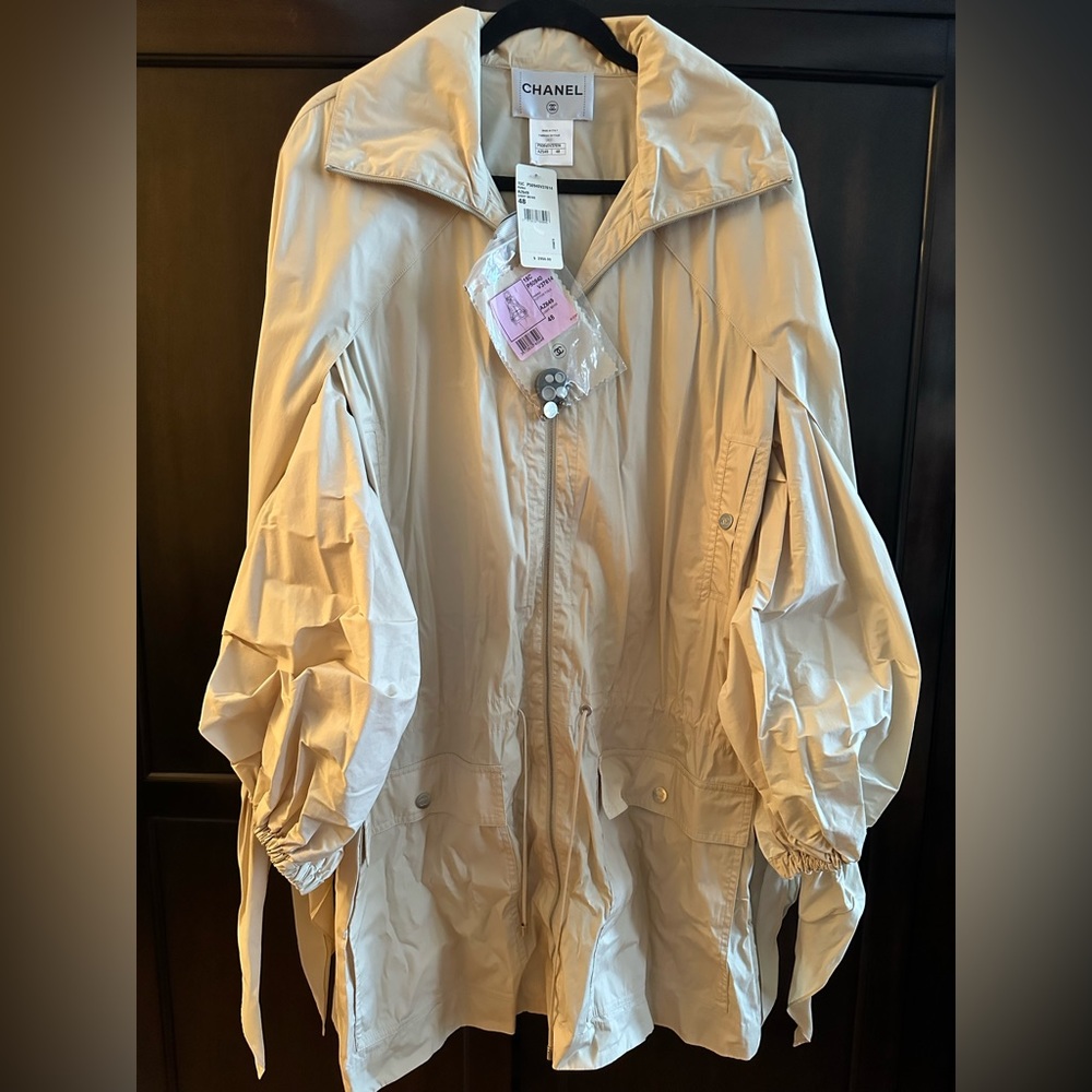 CHANEL AUTHENTIC LIGHT WEIGHT JACKET WITH TAGS